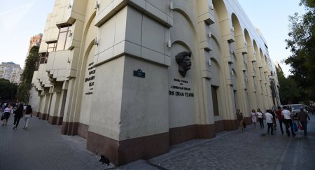 100 лет творческих побед: Бакинский театр Русской драмы отмечает юбилей