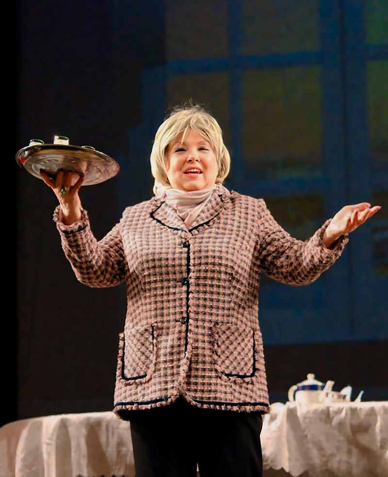 13 июля свой 80-летний юбилей отмечает Народная артистка Азербайджана — Евгения Невмержицкая.