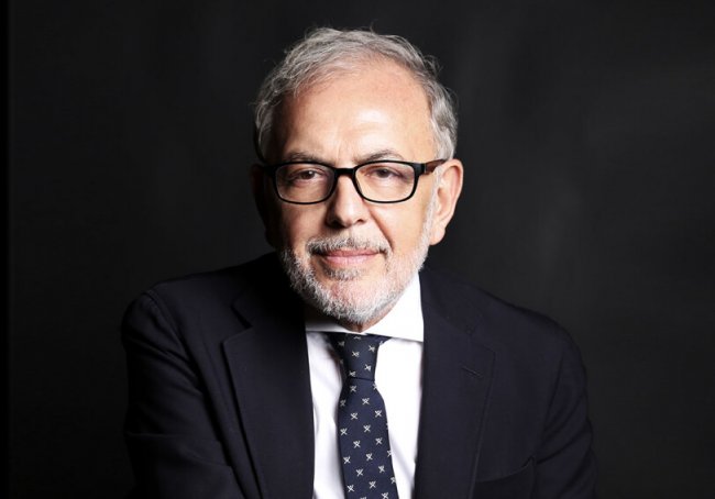 105-й сезон Азербайджанского государственного академического русского драматического театра начинается под знаком эксперимента.